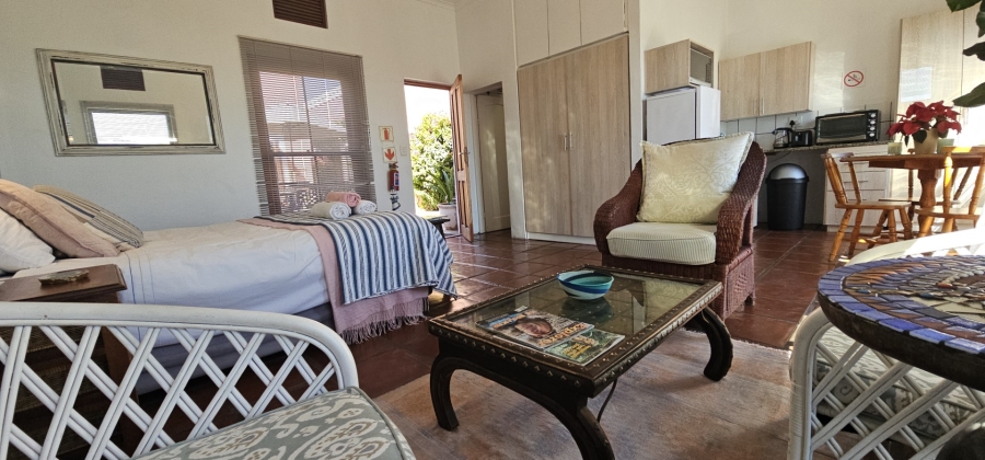 6 Bedroom Property for Sale in Middedorp Western Cape